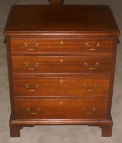 Biggs Furniture solid mahogany petite bachelor chest 