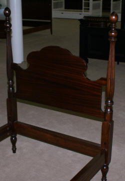 Kindel Furniture matched pair of mahogany twin poster beds