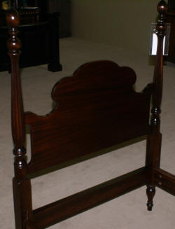 Kindel Furniture matched pair of mahogany twin poster beds