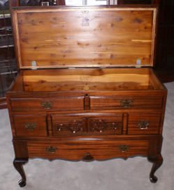 Lane queen anne mahogany cedar chest