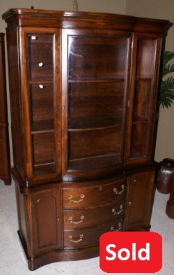 mahogany serpentine front china cabinet duncan phyfe