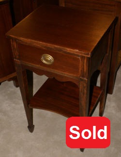 one drawer mahogany hepplewhite night stand