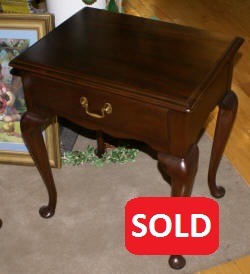 Henkel Harris Queen Anne mahogany night stand