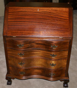 Mahogany Governor Winthrop desk