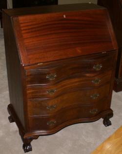 Mahogany Governor Winthrop desk