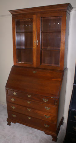 Craftique Furniture New Bern solid mahogany two piece secretary desk 