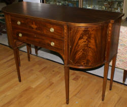 Beautiful urn inlaid mahogany Hepplewhite sideboard