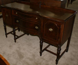 Walnut antique 1930s Sheraton sideboard