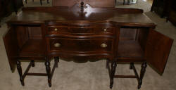 Walnut antique 1930s Sheraton sideboard