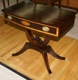 Banded inlaid mahogany Duncan Phyfe console table