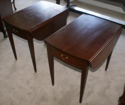 Matched pair of mahogany Duncan Phyfe Pembroke tables