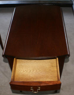 Matched pair of mahogany Duncan Phyfe Pembroke tables