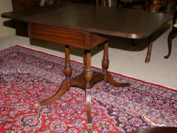 Duncan Phyfe mahogany drop leaf table