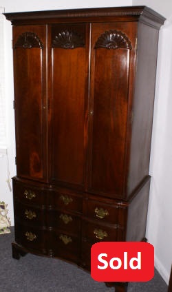 Hickory Chair Company solid mahogany Chippendale Gentlemen's wardrobe 