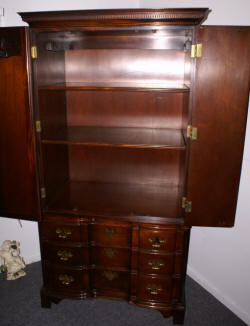 Hickory Chair Company solid mahogany Chippendale Gentlemen's wardrobe 